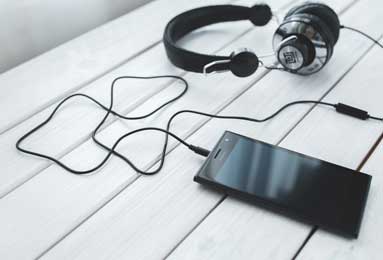 拉波尔塔与莱万沙特之旅亲密会见全球巴萨球迷|巴塞罗那|罗伯特·莱万多夫斯基|马西普|恩里克|西班牙皇家足球协会_新浪体育_新浪新闻