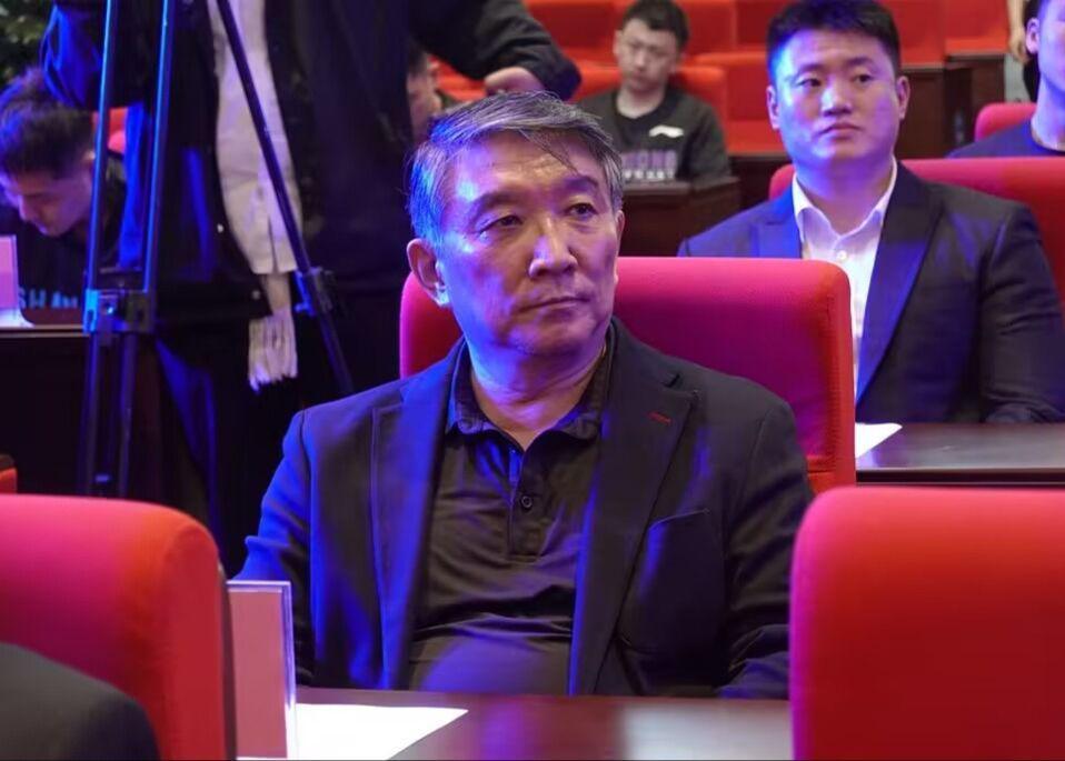 宫鲁鸣：选拔后卫要有技术和战术素养，身体素质一定要好